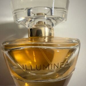 Mary Kay Illuminea Perfume with Gold Accents